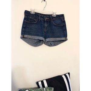 ❌ SOLD ❌ H&M Dark-wash Denim Shorts (38)